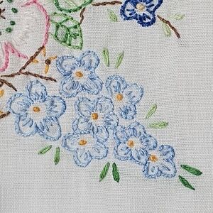 Hand Embroidered 2 Standard Vintage Pillowcases Floral Flowers *Read* BRIDGERTON